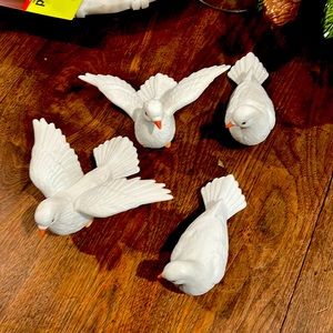 Set of 4 ceramic white doves